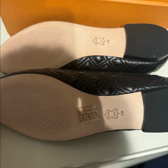 New Tory Burch black quilted flats - Picture 2 of 2